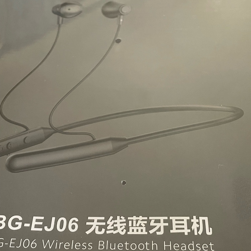 Black Wireless Bluetooth Earbuds